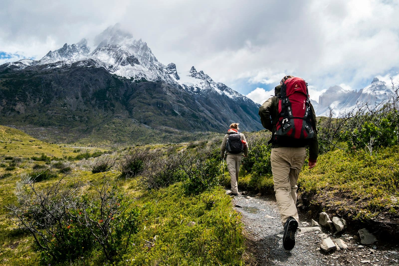 Best Cheap Personal Locator Beacons for Hikers