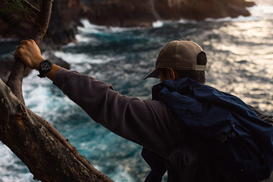 cheap hiking watch